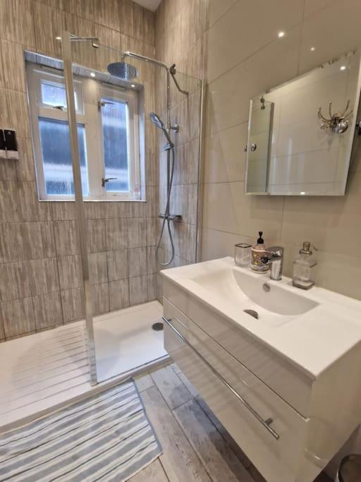 Quintessentially 'london' Flat Appartement Londen